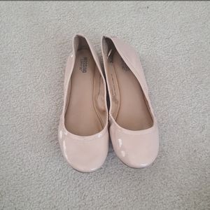Nude flats size 6 1/2